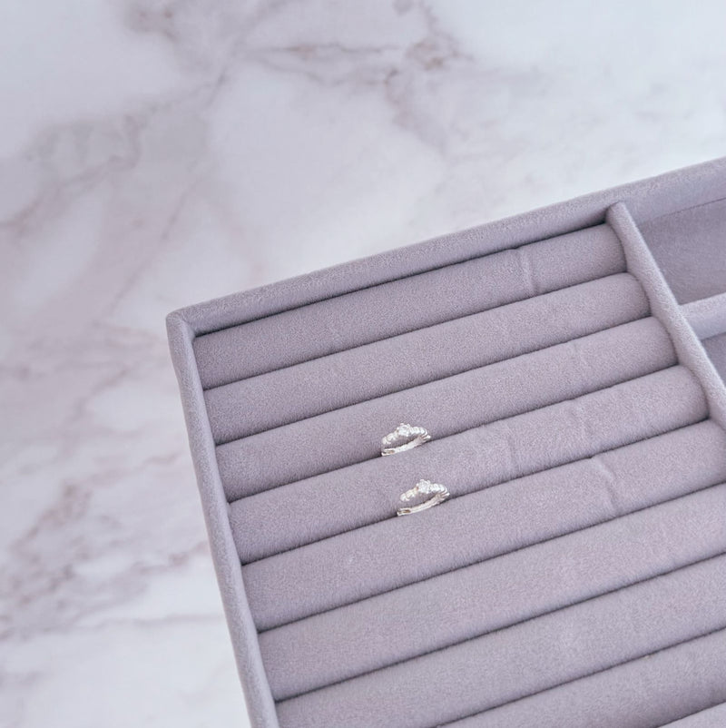 Brinco argola de Prata Trabalhada com Zircônia  M