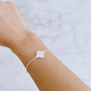 Pulseira 1 Trevo Perolado Resinado de Prata